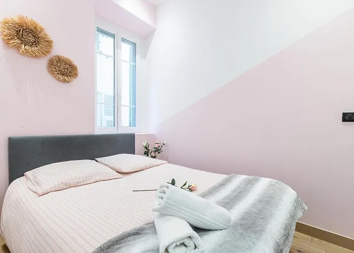 Garibaldi Square - Cozy 1 Bdr Old Town شقة نيس