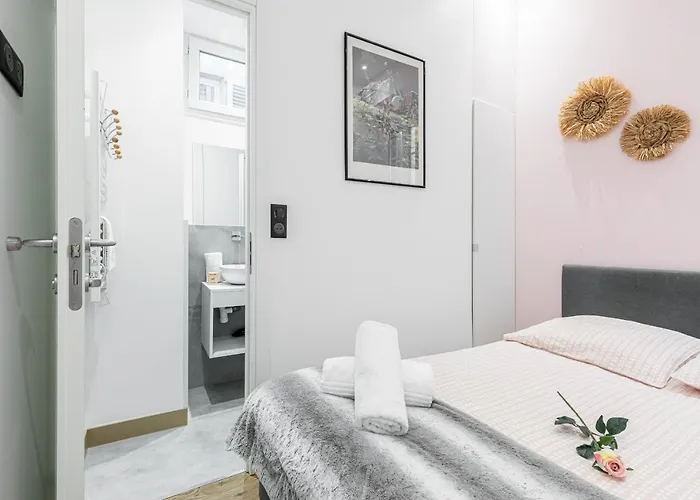 Garibaldi Square - Cozy 1 Bdr Old Town