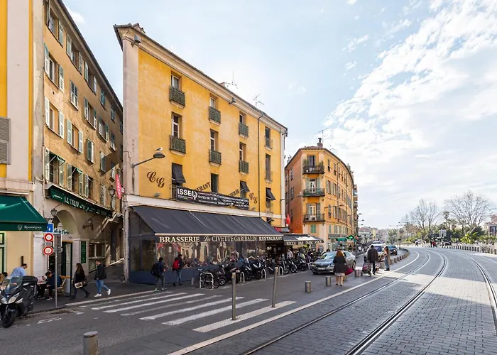 Garibaldi Square - Cozy 1 Bdr Old Town Апартаменты *